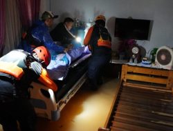 DMC Dompet Dhuafa Bantu Evakuasi Sejumlah Warga Terdampak Banjir