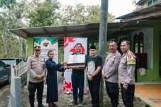 LSM PENJARA 1 bersama Kepolisian Negara Republik Indonesia menjalin kolaborasi nyata dalam aksi sosial-keagamaan bertajuk Bakti LSM PENJARA 1 Tahun 2025.