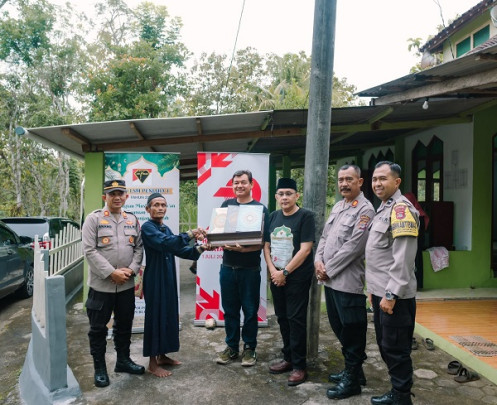LSM PENJARA 1 bersama Kepolisian Negara Republik Indonesia menjalin kolaborasi nyata dalam aksi sosial-keagamaan bertajuk Bakti LSM PENJARA 1 Tahun 2025.