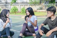 Le Minerale, merek air minum dalam kemasan (AMDK) asli Indonesia, berhasil memperoleh penghargaan Gold untuk kategori Mineral Water Brand dalam ajang Marketeers Youth Choice Award 2025.