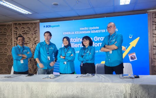 PT Bank BCA Syariah (BCA Syariah) memaparkan capaian kinerja keuangan yang solid pada semester satu tahun 2025 dalam kegiatan media update bertema Sustainable Growth and Resilient Performance yang diselenggarakan di Kantor Pusat BCA Syariah, Jakarta, Rabu (6/8).
