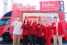 [Ki-ka] Rendra Irawan Syahwali, Vice President of Alodokter Media Business; Winny Yunitawati, Deputy Managing Director Cosmetics, Consumer Products & Health Care Division PT tempo Scan Pacific; Dedy Angkakusuman, D