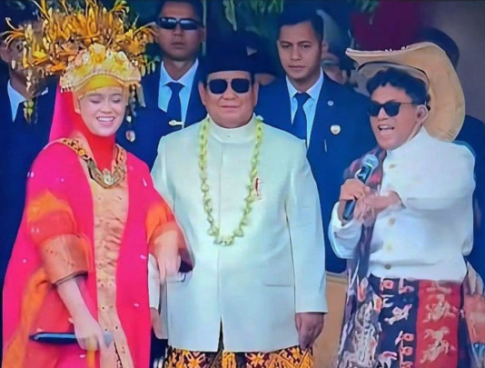 Prabowo Subianto dan Grup Silet Open-up bersama penyanyi Diva Aurel (foto: Diva Aurel)