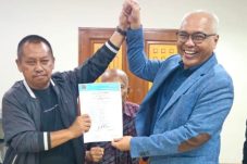 Ahmad Munir (Sebelah Kanan) Dok. PWI