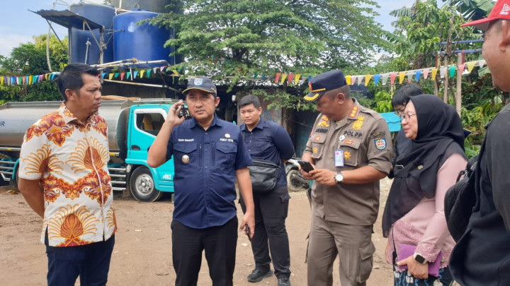 Foto: Tim Gabungan dan Wawalkot Depok Chandra saat sidak di lokasi (foto: eranasional)