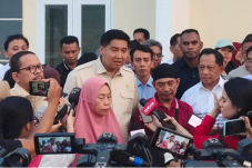 Menteri PKP Bersama Mendagri Serahkan Rumah untuk Keluarga Almarhum Affan di Cileungsi