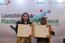 Foto kiri ke kanan Meysia Stephannie, Portfolio Director PT Pamerindo Indonesia dan Koordinator Pengembangan dan Penguatan Organisasi HPI, Dr. Tita Puspitasari, M.Si (Beritakota.id/Fadli)
