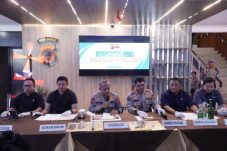 Kapolda Jabar Irjen Pol. Rudi Setiawan menegaskan tidak ada polisi yang masuk atau melakukan sweeping di dalam kampus UNISBA saat kericuhan
