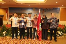 Joko Santoso resmi terpilih sebagai Ketua Umum Pengurus Pusat Ikatan Pustakawan Indonesia (PP IPI) periode 2025–2028 melalui aklamasi pada Sidang Pleno Kongres XVI IPI yang berlangsung di Batam, Kamis (18/9/2025)