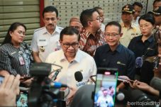 Pramono memberikan konferensi pers di kawasan Blok M (Dok:BeritaJakarta)
