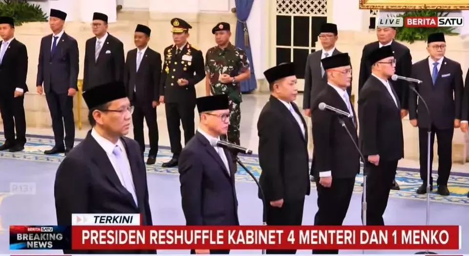 Presiden Prabowo Subianto resmi melantik pejabat baru seusai melakukan perombakan Kabinet Merah Putih di Istana Kepresidenan Jakarta, Senin, 8 September 2025. Sumber Tangkapan Layar BeritaSatu TV
