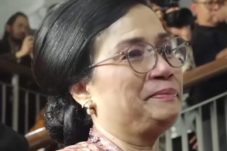 Sri Mulyani Pamit Penuh Haru Menahan Air Mata Saat Dengar Lagu 'Bahasa Kalbu'