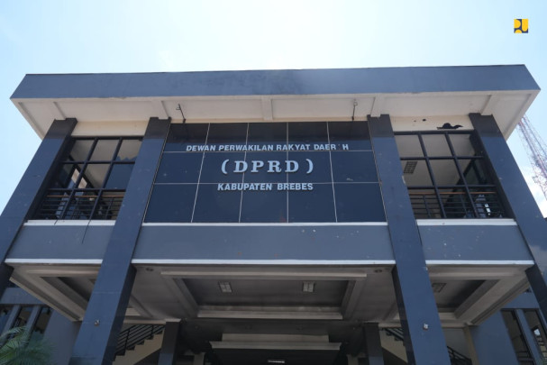 Percepat Pemulihan Fasilitas Publik, Kementerian PU Tangani Gedung Paripurna Serbaguna Brebes