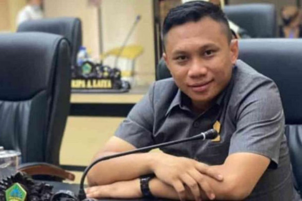 Dewan Pimpinan Pusat (DPP) PDI Perjuangan secara resmi memecat Wahyudin Moridu dari keanggotaan partai sekaligus jabatannya sebagai anggota DPRD Provinsi Gorontalo.
