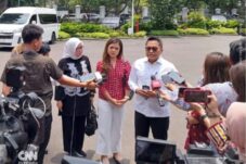 Biro Pers, Media, dan Informasi Sekretariat Presiden mengembalikan kartu identitas liputan wartawan Istana milik jurnalis CNN Indonesia Diana Valencia, Senin (29/9/2025).