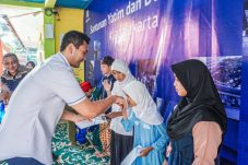 ransjakarta Santuni 100 Anak Yatim