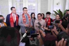 Pramono menerima kunjungan delegasi kehormatan dari Arizona House of Representatives di Balai Kota Jakarta, pada Senin (20/10/2025).