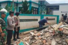 Bangunan asrama putri Pondok Pesantren Salafiyah Syafi’iyah Syekh Abdul Qodir Jaelani, Desa Blimbing, Kecamatan Besuki, Situbondo, ambruk pada Selasa (28/10/2025) malam. (Foto: dok. Polres Situbondo)