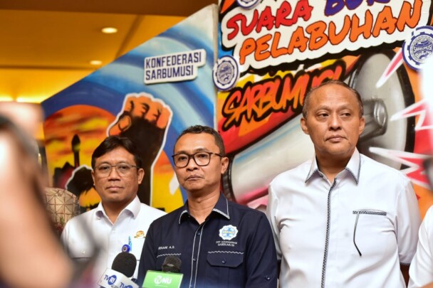 Konfederasi Serikat Buruh Muslimin Indonesia (Sarbumusi) mendesak pemerintah untuk segera mengambil tindakan nyata dalam memperbaiki tata kelola dan meningkatkan kesejahteraan tenaga kerja bongkar muat (TKBM)
