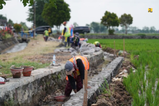 Kementerian Pekerjaan Umum (PU) melalui Direktorat Jenderal Sumber Daya Air terus melaksanakan Program Percepatan Peningkatan Tata Guna Air Irigasi (P3TGAI)