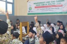 Hari Cuci Tangan Pakai Sabun Sedunia, HCTPS, Cuci Tangan Pakai Sabun, CTPS, Edukasi, Dompet Dhuafa, LKC Dompet Dhuafa Jawa Barat, Sukabumi, PHBS, Perilaku Hidup Bersih dan Sehat, Kesehatan, Kebersihan, Anak-anak, Sekolah, Mencegah Penyakit.