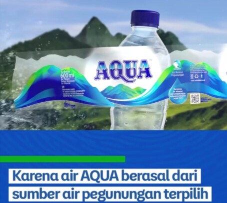 Iklan brand air minuman dalam kemasan Aqua