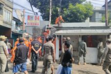 Warga Cikoko Keberatan Dengan Pembongkaran Pos Keamanan