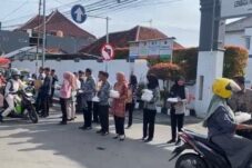 Lapas Brebes Gelar Jumat Berkah, Bagikan Nasi Kotak Untuk Warga