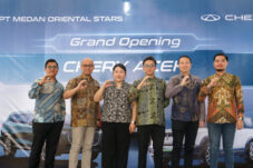 PT Chery Sales Indonesia terus memperkuat ekspansinya di Tanah Air dengan meresmikan Dealer Chery Aceh, jaringan ke-67 yang berlokasi strategis di Jalan Dr. Mr. Mohd Hasan No. 3-5, Lampeuneurut Gampong, Kecamatan Darul Imarah, Kabupaten Aceh Besar