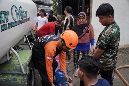 Dompet Dhuafa bergerak cepat tangani dampak banjir di Medan. Salurkan 10.000 liter air bersih