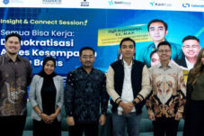 Glints TapLoker bersama Kementerian Ketenagakerjaan (Kemnaker) menghadirkan talkshow dan walk-in interview bertajuk #SemuaBisaKerja: Demokratisasi Akses, Kesempatan Tanpa Batas yang berlangsung di Gedung Pasker (Pasar Kerja) Kemnaker, Jakarta, pada Rabu, 19 November 2025