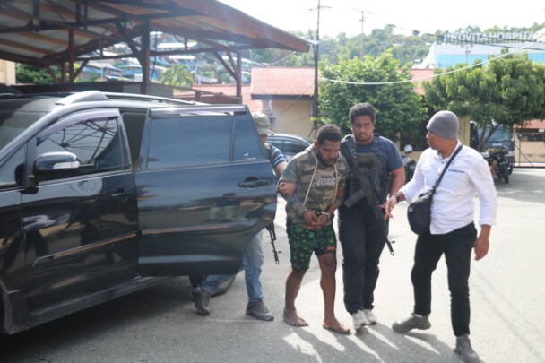 Satgas Operasi Damai Cartenz Berhasil Tangkap Pelaku Pembunuhan Nakes Kiwirok 