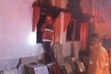 PT Tah Sung Hung Kersana Kerahkan Tim Damkar Bantu Padamkan Kebakaran di RJ Home Ketanggungan