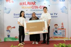 Program ‘Ber-Layar Meraih Cita-Cita’ Hadirkan Fasilitas Pembelajaran Visual ke Sekolah Dasar