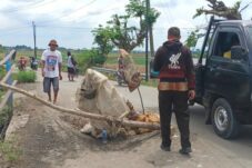 Jembatan di Desa Siandong Brebes Amblas Usai Dilalui Kendaraan Berat