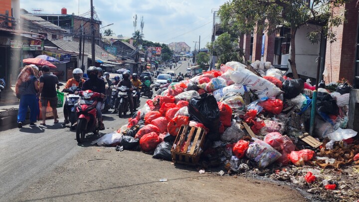 Warga Tangsel Diminta Sabar, Sampah Akan Jadi Energi Listrik