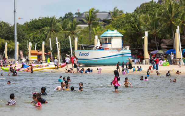 Ancol Diserbu Ribuan Pengunjung Saat Libur Natal