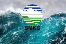 BMKG Ingatkan Bahaya Gelombang Laut Hingga 4 Meter Hantam Perairan Indonesia Akhir Tahun