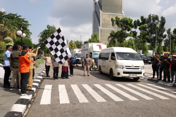 Dompet Dhuafa Berangkatkan 11 Truk Kemanusiaan untuk Bencana Sumatera