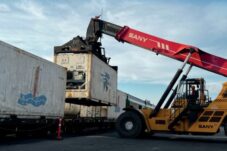 Nataru, KAI Logistik Genjot Layanan KA Kontainer Dingin