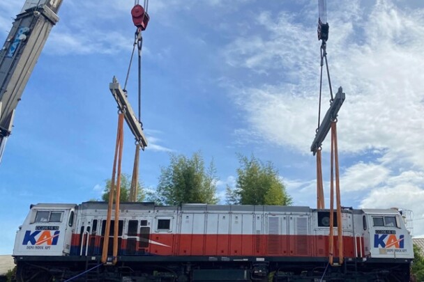Hadapi Lonjakan Nataru, KAI Logistik Kirim 7 Lokomotif