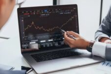 Overtrading: Kesalahan Umum yang Merugikan Trader