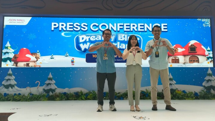 Smurf Village Ramaikan AEON MALL Sentul City Bogor