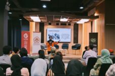 Di Tengah Bencana dan Pesimisme, Optimisme Rakyat Indonesia Tetap Menyala