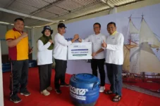 GoZero%, Telkom Kumpulkan 1,4 Ton Sampah Aksi Bersih Pantai Makassar