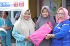UNIQLO Salurkan Bantuan Rp1,1 Miliar untuk Korban Bencana di Sumatra