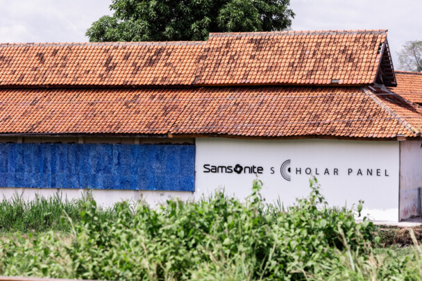 Samsonite Indonesia Ubah 1.792 Koper Bekas Jadi Panel Peredam Suara