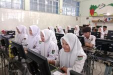 DPR Sikapi soal Efisiensi: Jangan Turunkan Anggaran Pendidikan