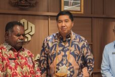 Bahas Program Rumah Layak Huni dan KUR Perumahan, Menteri PKP Bertemu Gubernur Elisa Kambu