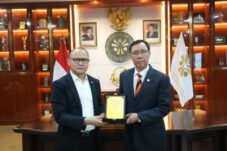 Menteri P2MI dan Menteri Industri Sarawak Sepakat Bentuk Task Force Percepatan Penempatan Pekerja Migran